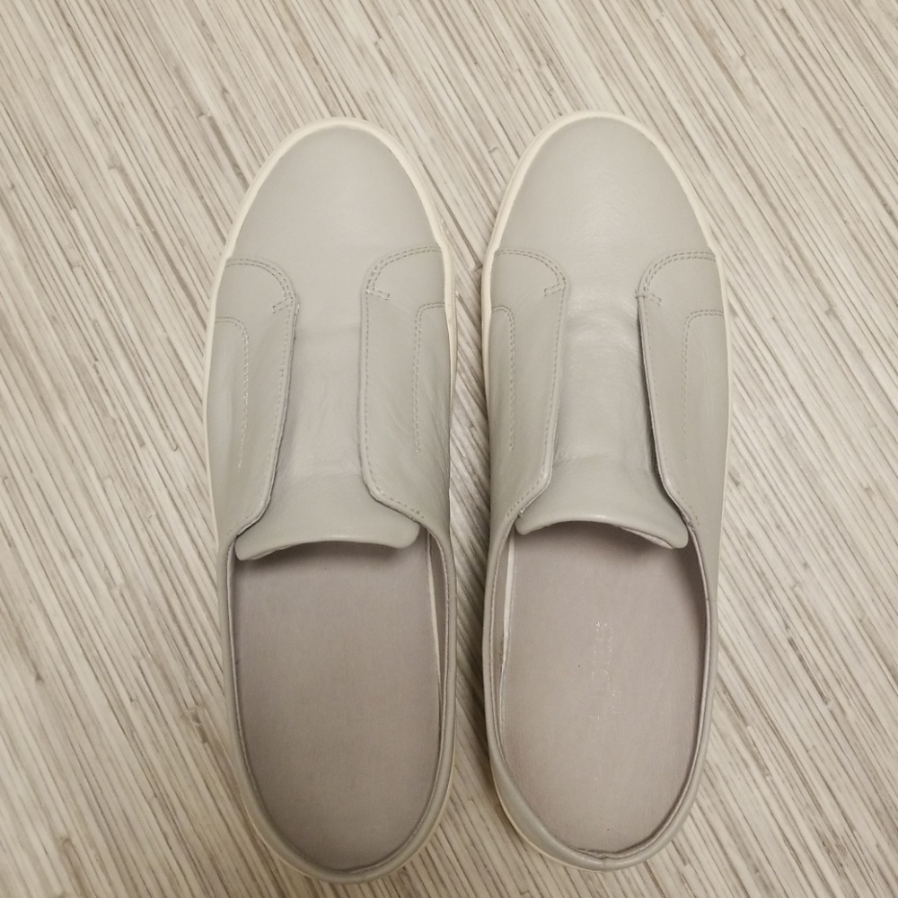 J/Slides NYC Leather Slip On Size 8M